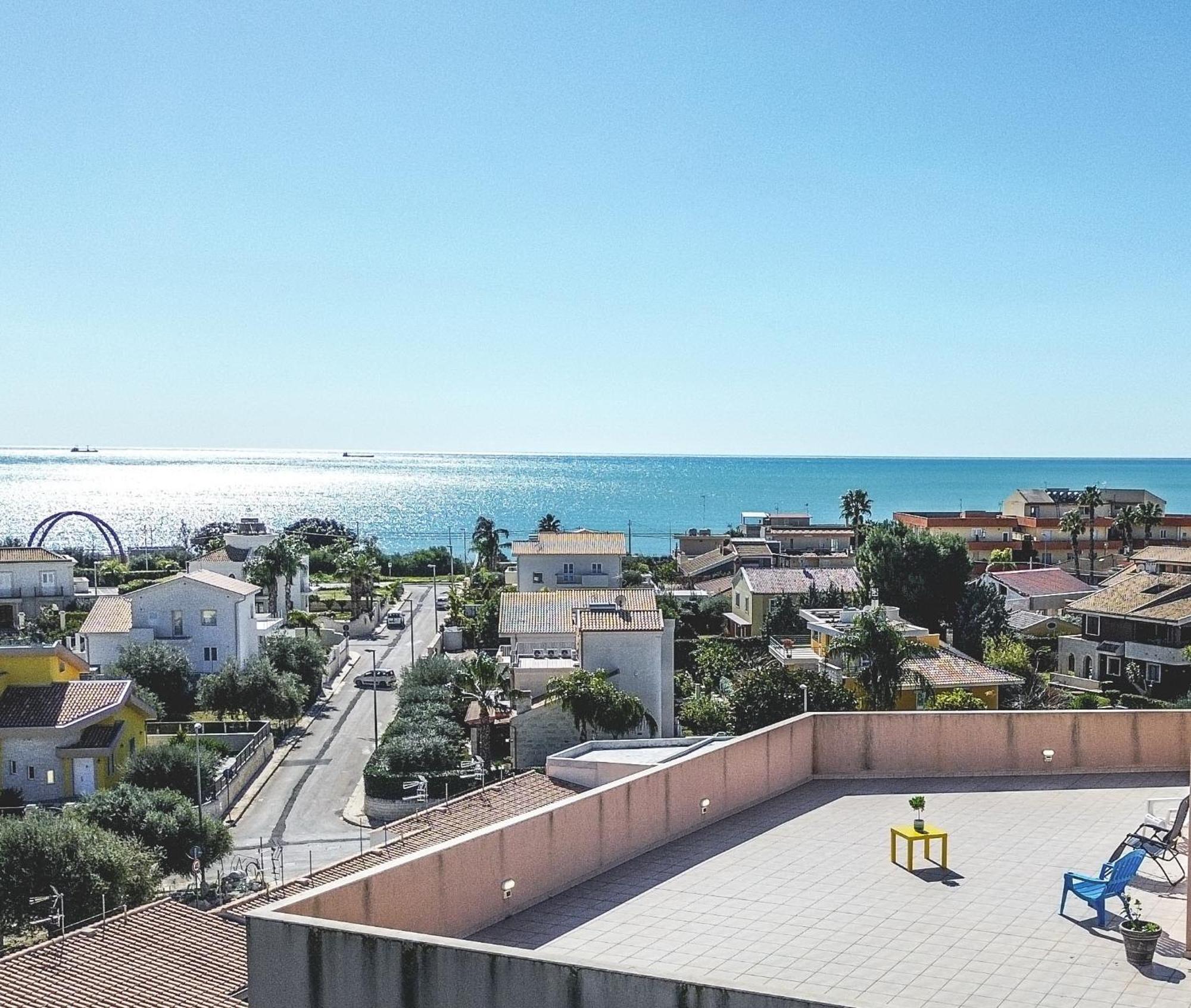 Attico Terrazza Cielomare Seaview Apartment Pozzallo Exterior photo